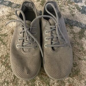 Grey ALLBIRD tennis shoes